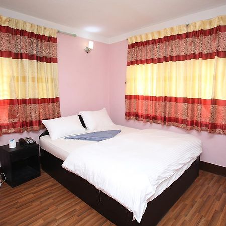 Mitra Garden Inn Katmandu Kültér fotó