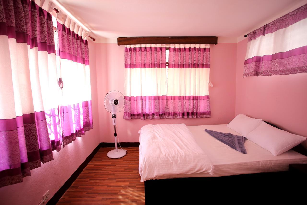 Mitra Garden Inn Katmandu Kültér fotó