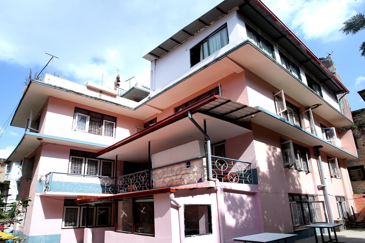 Mitra Garden Inn Katmandu Kültér fotó