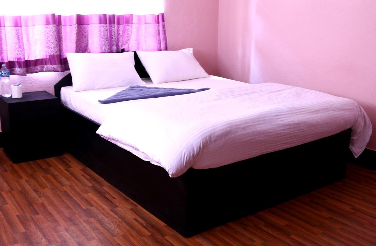 Mitra Garden Inn Katmandu Kültér fotó