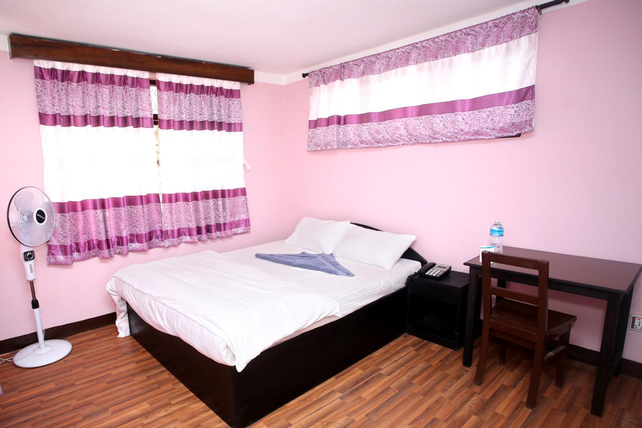 Mitra Garden Inn Katmandu Kültér fotó