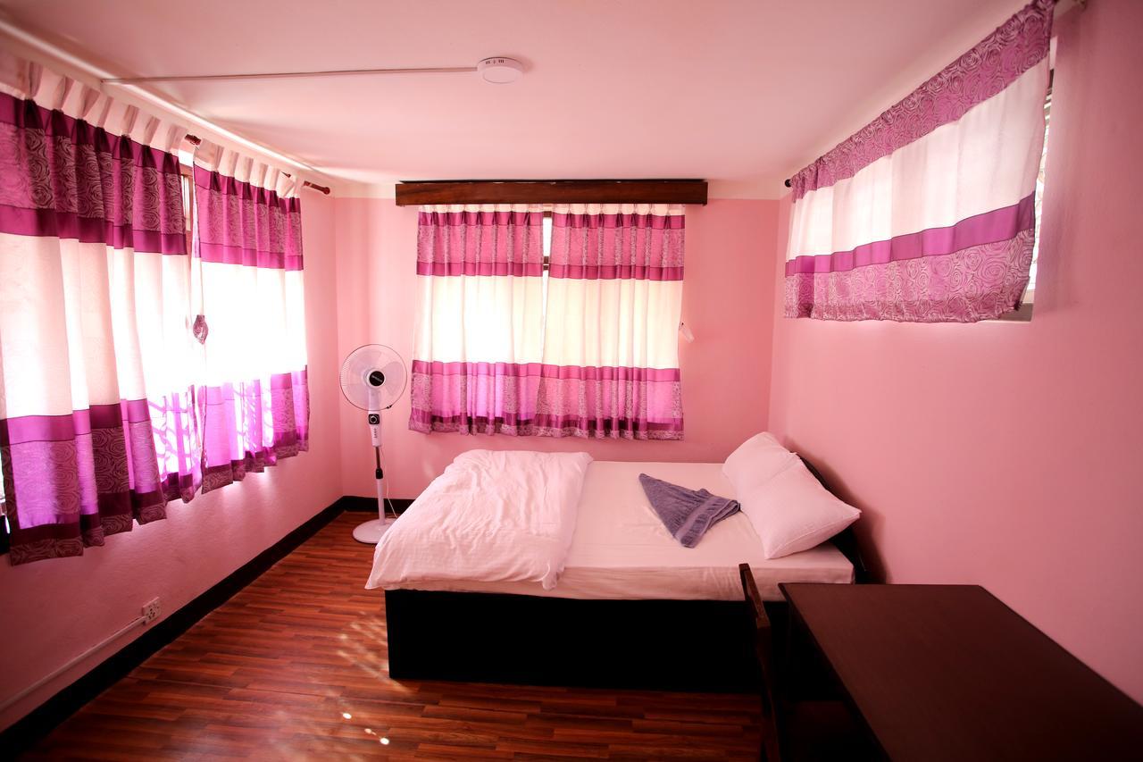 Mitra Garden Inn Katmandu Kültér fotó