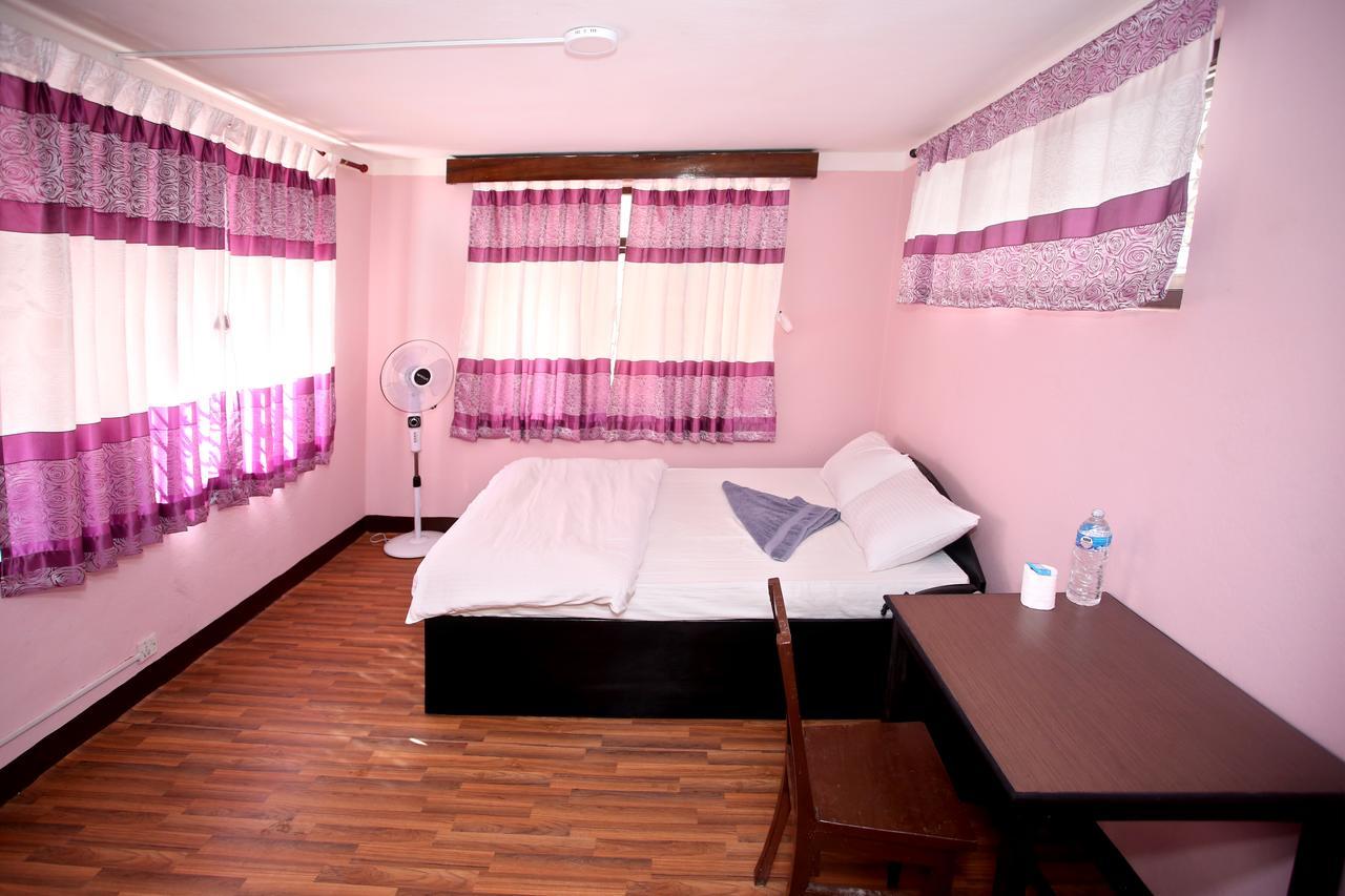 Mitra Garden Inn Katmandu Kültér fotó