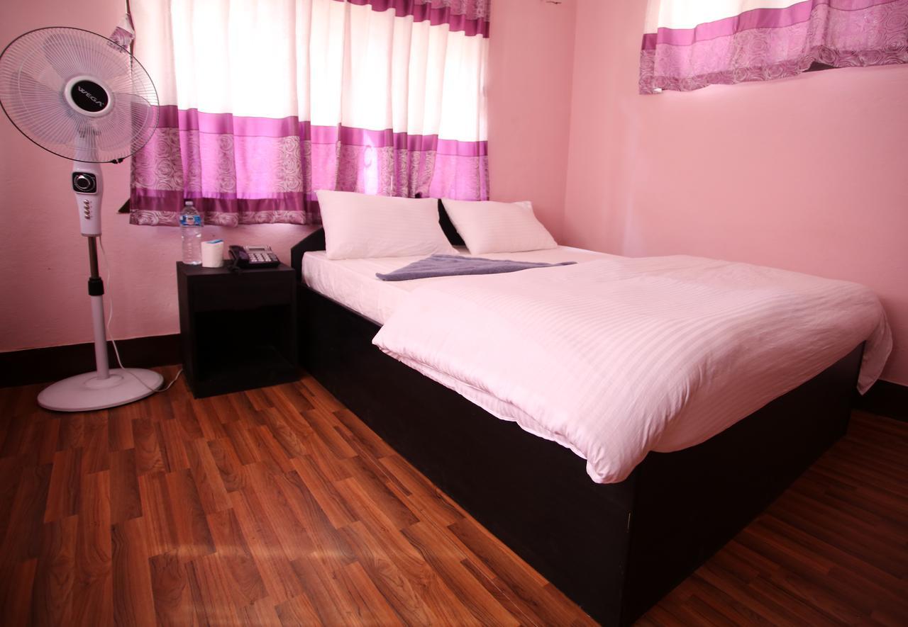 Mitra Garden Inn Katmandu Kültér fotó