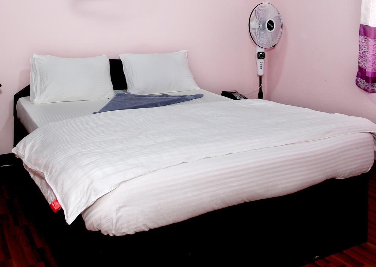 Mitra Garden Inn Katmandu Kültér fotó